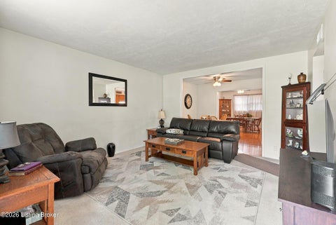 Tiny photo for 177 Springwood Dr, Louisville, KY 40229 (MLS # 1729719)