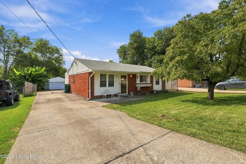 Photo of 177 Springwood Dr, Louisville, KY 40229 (MLS # 1729719)