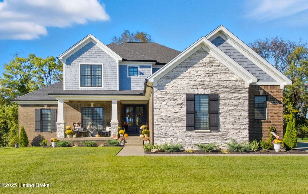 Photo of 5525 Ruby Falls Dr, Prospect, KY 40059 (MLS # 1701539)