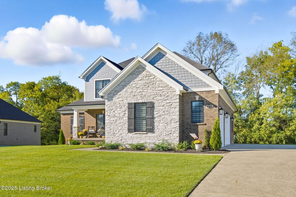 Photo of 5525 Ruby Falls Dr, Prospect, KY 40059 (MLS # 1701539)