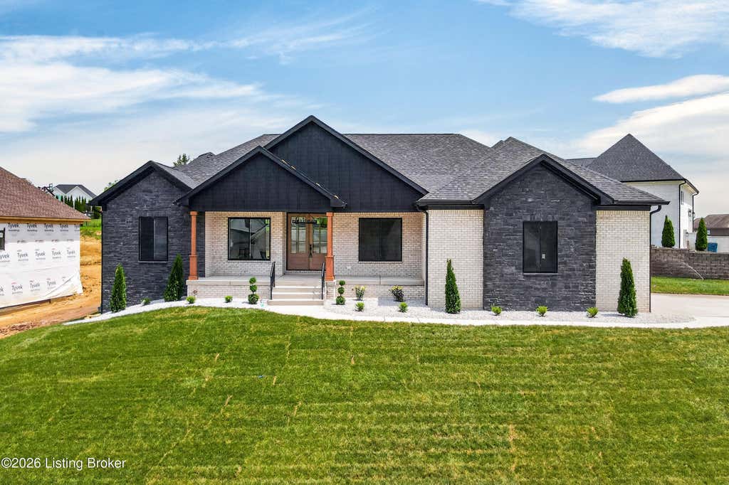 Photo of 17610 Fox Spring Way, Louisville, KY 40245 (MLS # 1724855)