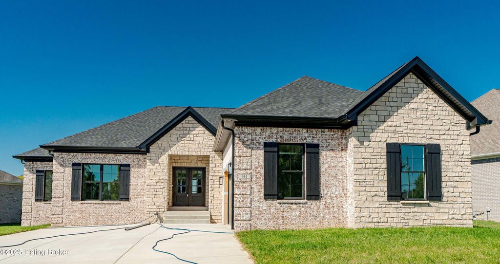 Photo of 144 Winners Cir, Shelbyville, KY 40065 (MLS # 1701353)