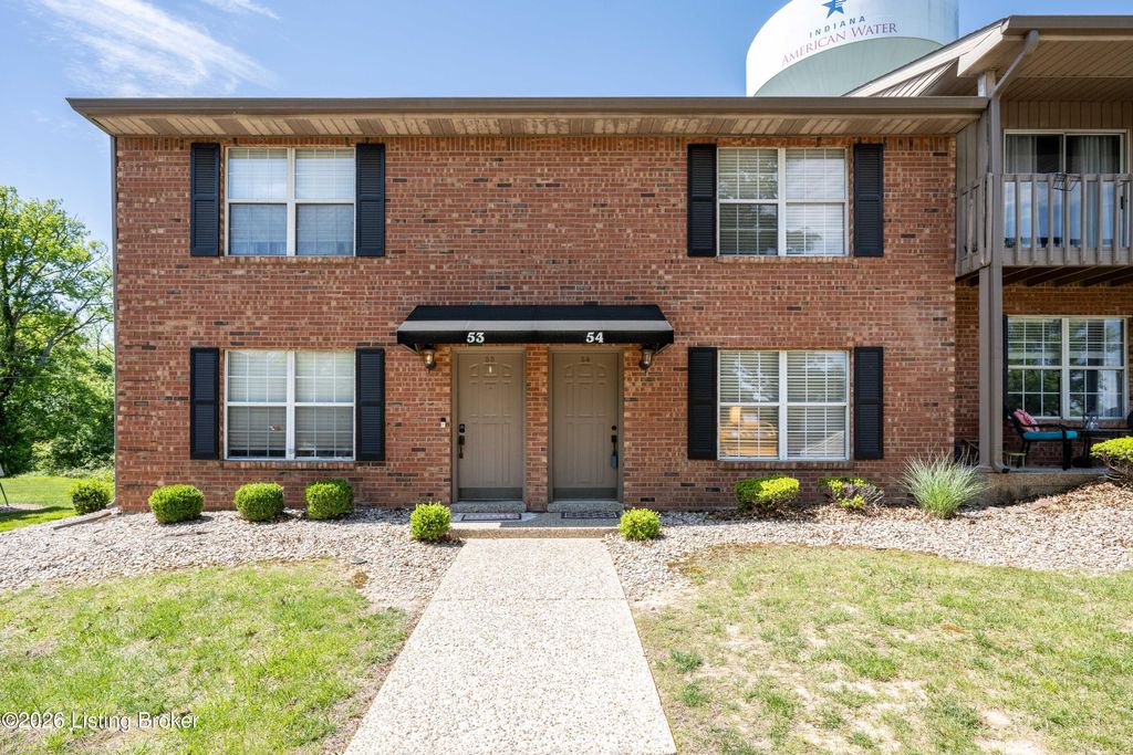 Photo of 1417 Slate Run Rd #APT 54, New Albany, IN 47150 (MLS # 1715315)
