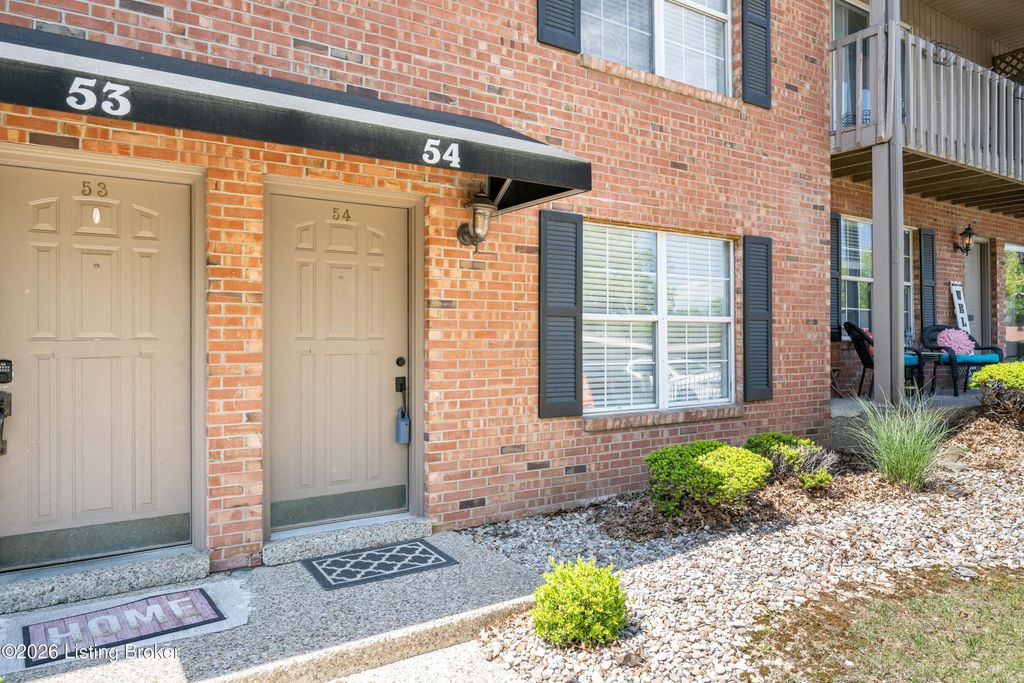 Photo of 1417 Slate Run Rd #APT 54, New Albany, IN 47150 (MLS # 1715315)