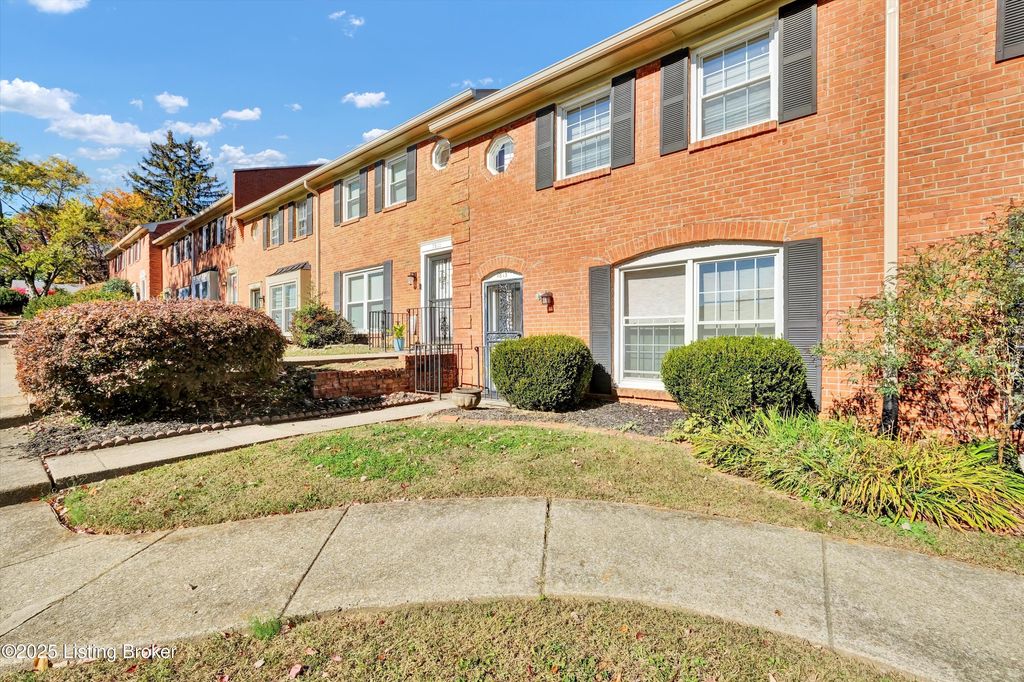 Photo of 7813 Montero Dr, Prospect, KY 40059 (MLS # 1704563)