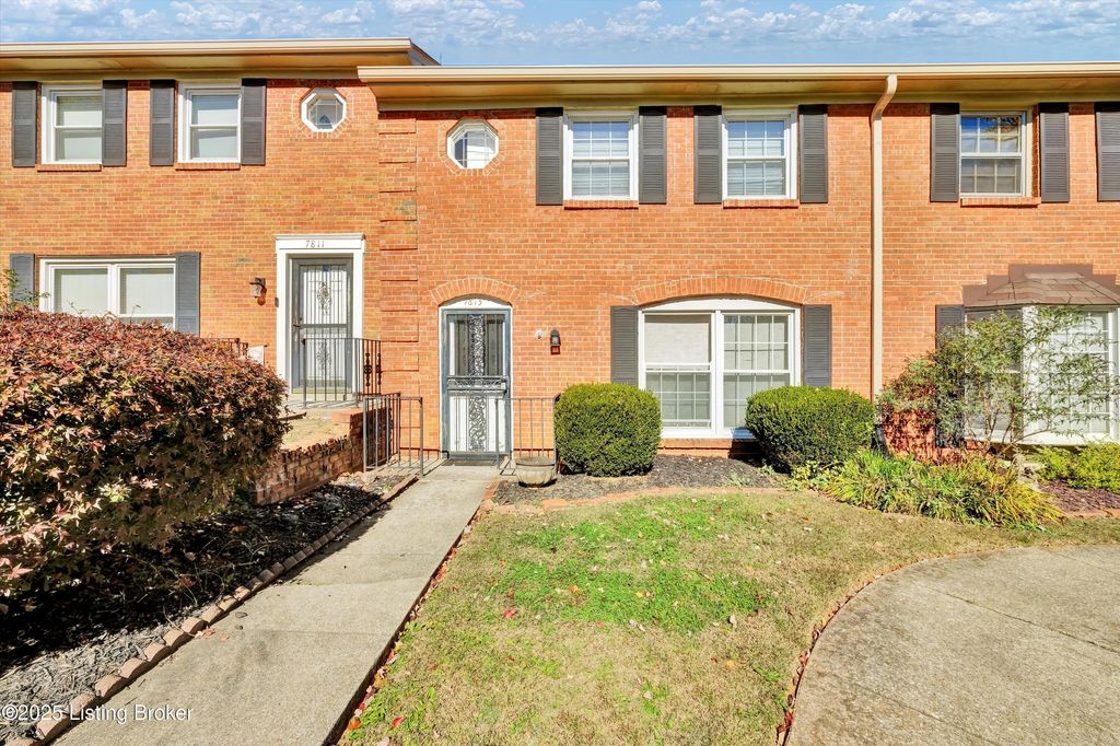 Photo of 7813 Montero Dr, Prospect, KY 40059 (MLS # 1704563)