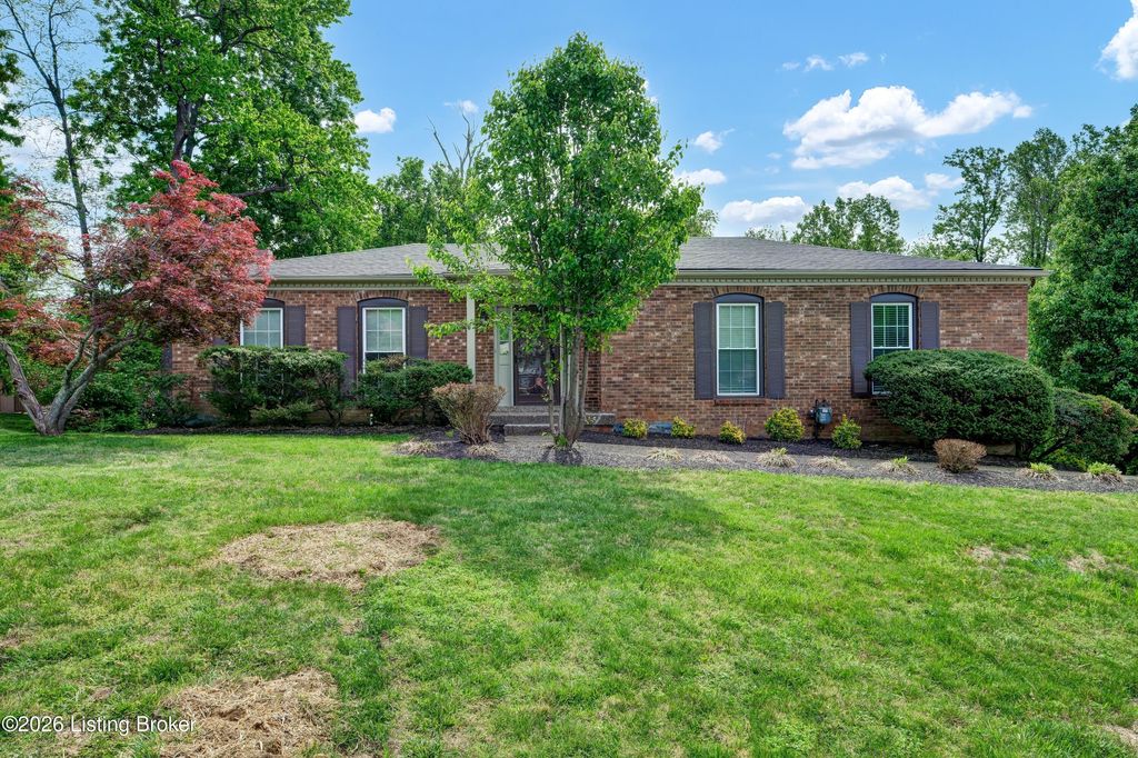Photo of 8203 Regal Pine Ct, Louisville, KY 40214 (MLS # 1715202)