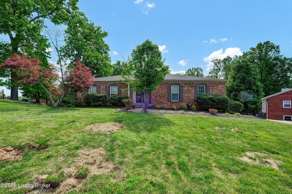 Photo of 8203 Regal Pine Ct, Louisville, KY 40214 (MLS # 1715202)