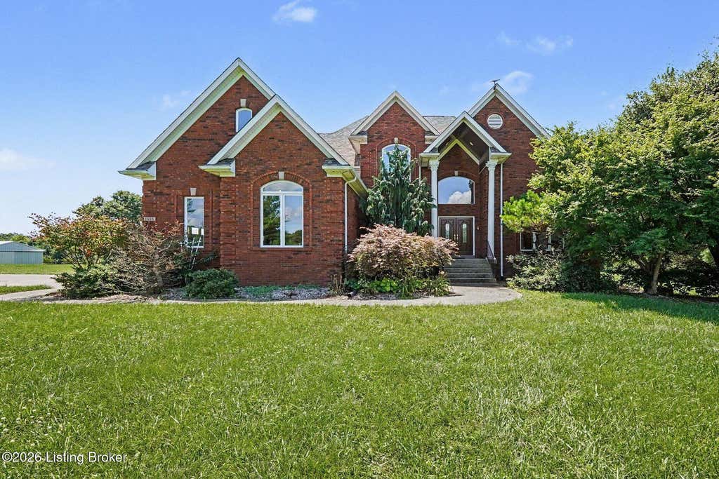 Photo of 1695 Aiken Rd, Shelbyville, KY 40065 (MLS # 1723344)