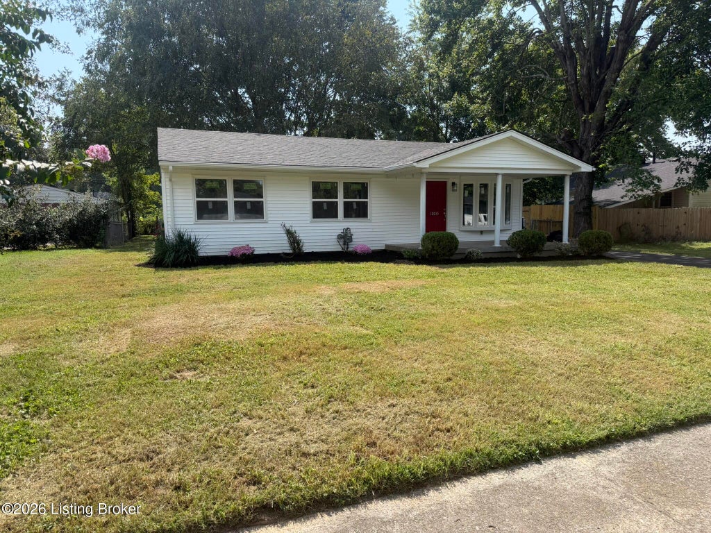 Photo of 10015 East Ave, Louisville, KY 40272 (MLS # 1729935)