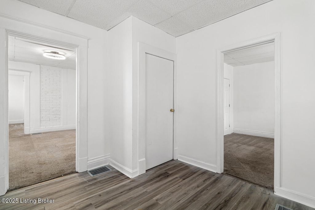 Photo of 2604 Hale Ave, Louisville, KY 40211 (MLS # 1704510)