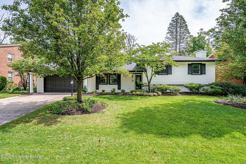 Photo of 10305 Foxboro Dr, Louisville, KY 40223 (MLS # 1716584)