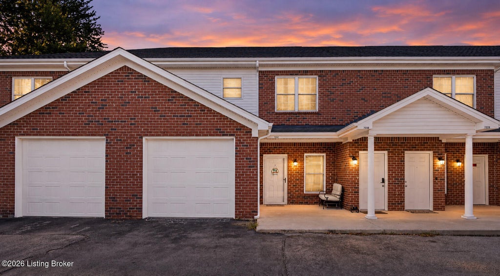 Photo of 7232 Correll Pl Dr, Louisville, KY 40228 (MLS # 1728502)