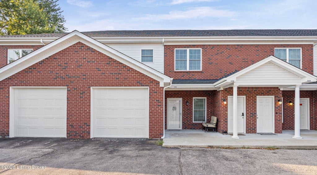 Photo of 7232 Correll Pl Dr, Louisville, KY 40228 (MLS # 1728502)