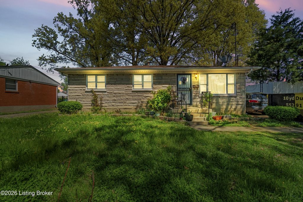 Photo of 1921 Nelson Ave, Louisville, KY 40216 (MLS # 1713666)