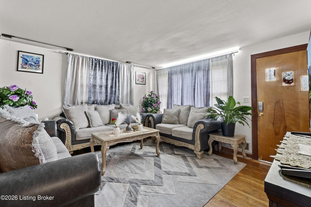 Photo of 1921 Nelson Ave, Louisville, KY 40216 (MLS # 1713666)