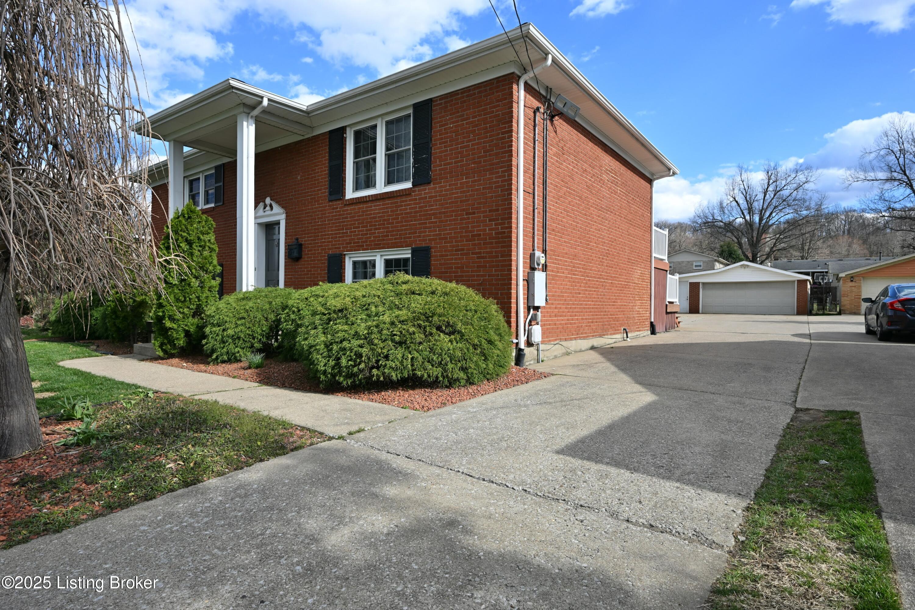 7514 Pimlico Dr, Louisville, Pennsylvania image 6