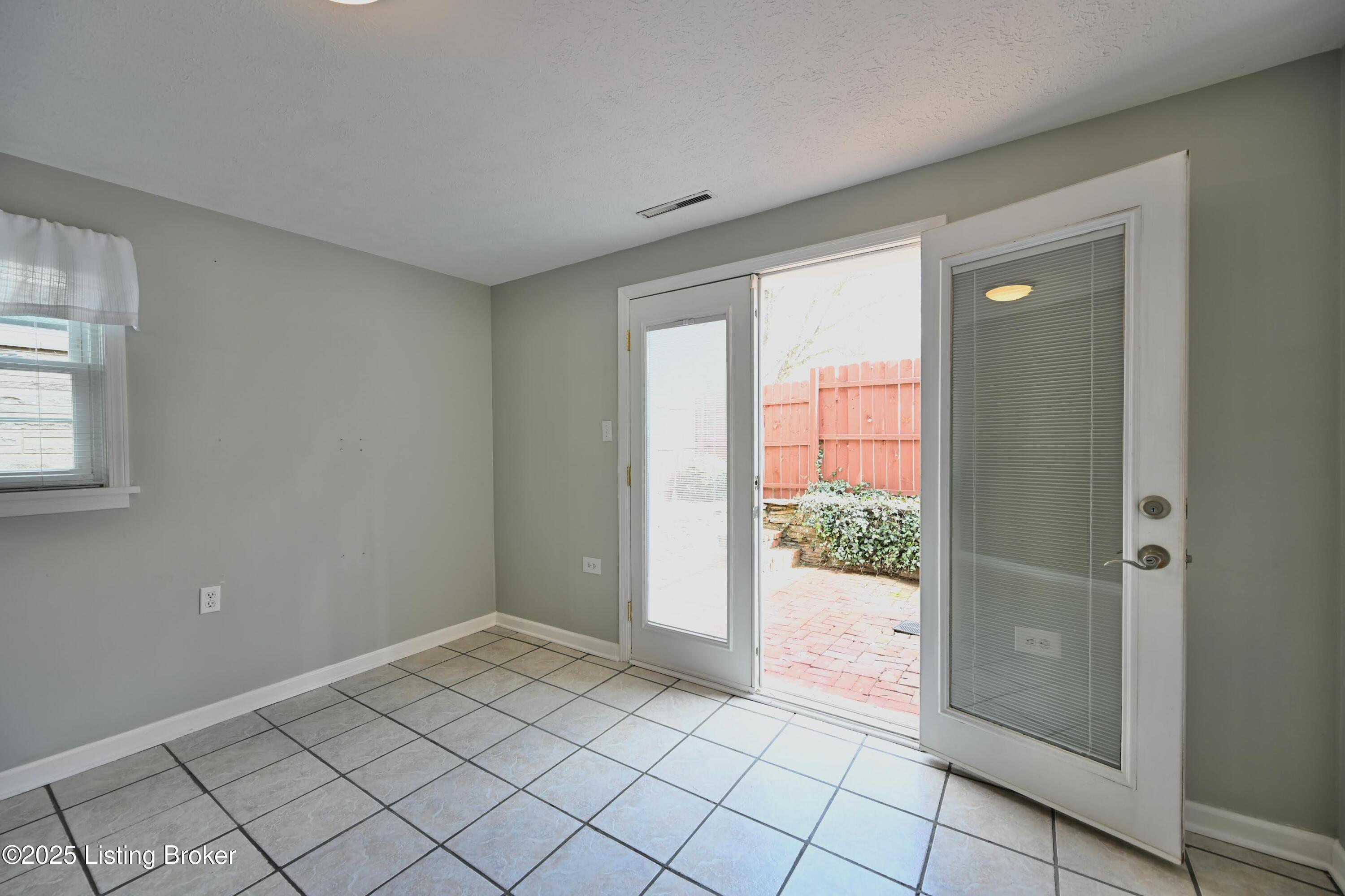 7514 Pimlico Dr, Louisville, Pennsylvania image 38