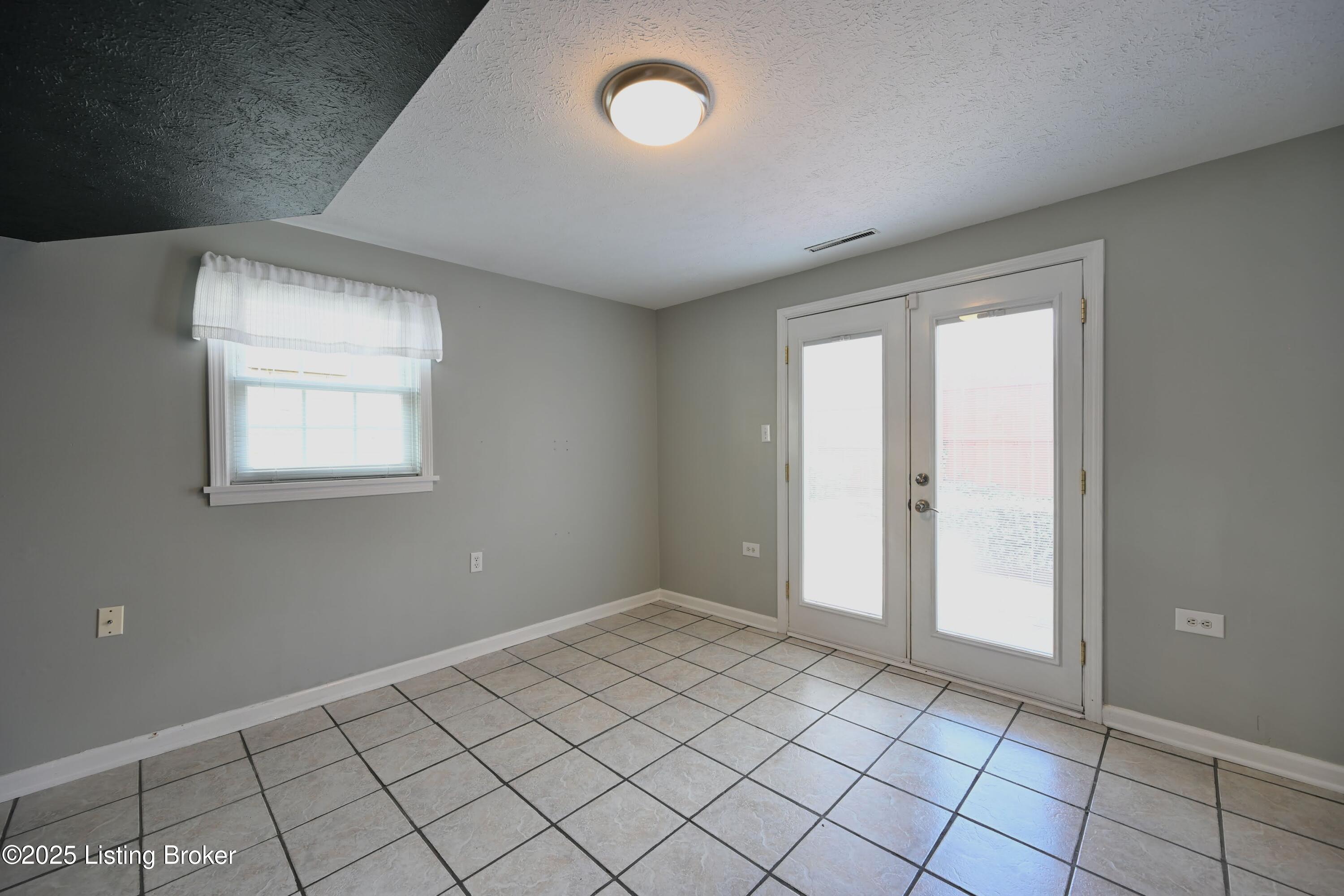 7514 Pimlico Dr, Louisville, Pennsylvania image 35