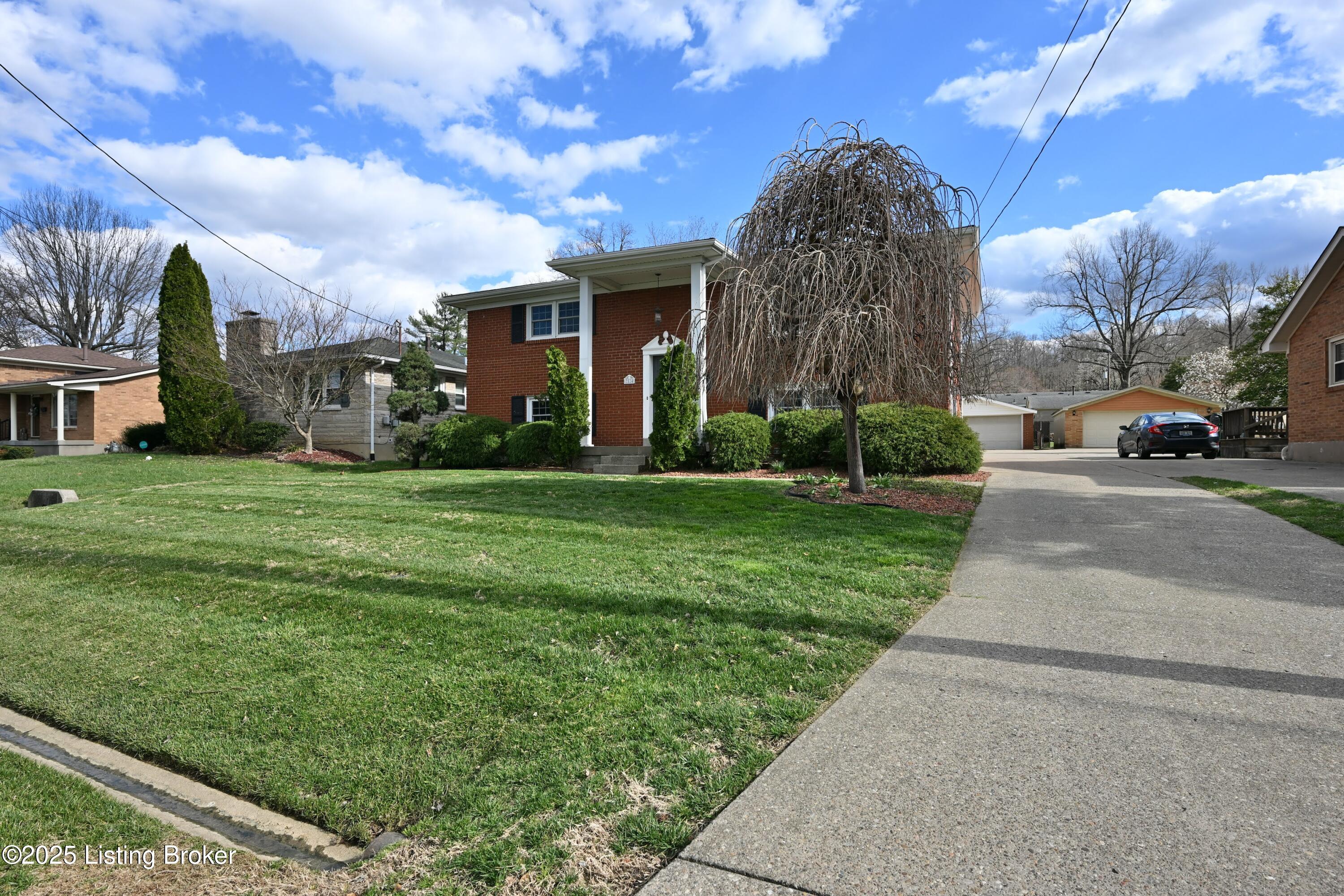 7514 Pimlico Dr, Louisville, Pennsylvania image 5