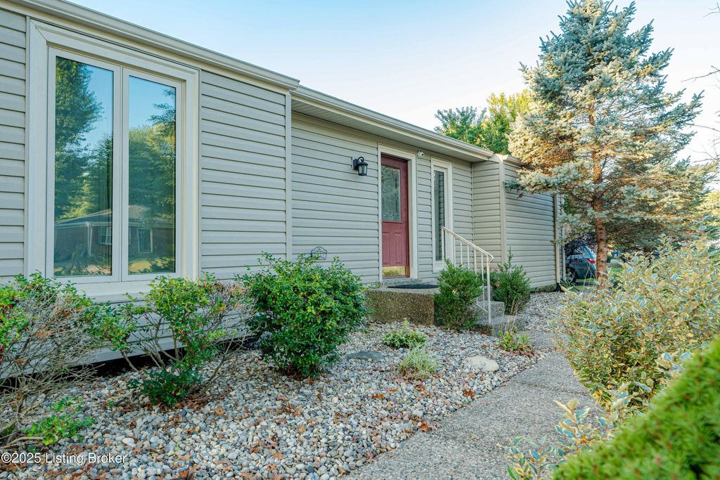 Photo of 8702 McKenna Way, Louisville, KY 40291 (MLS # 1704694)