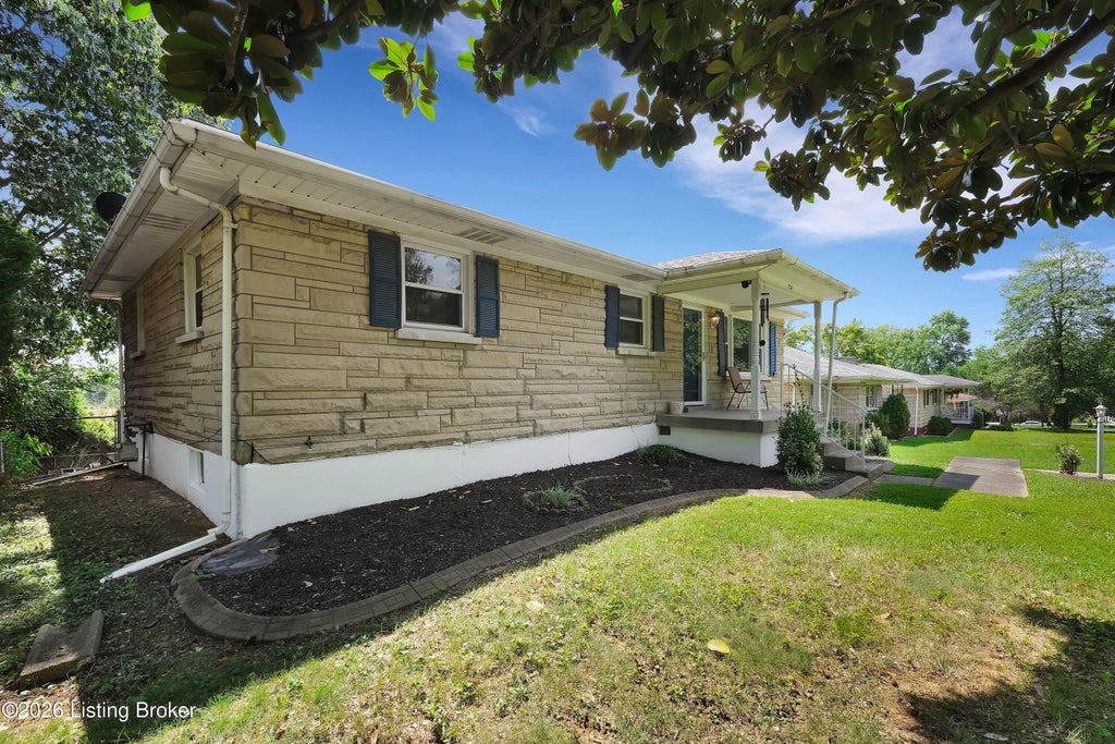 Photo of 7537 Manslick Rd, Louisville, KY 40214 (MLS # 1725410)