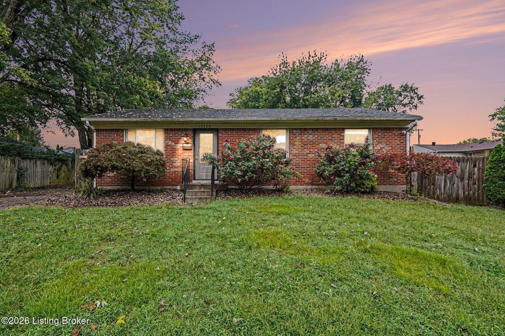 Photo of 11720 Pond Creek Dr, Louisville, KY 40272 (MLS # 1728986)