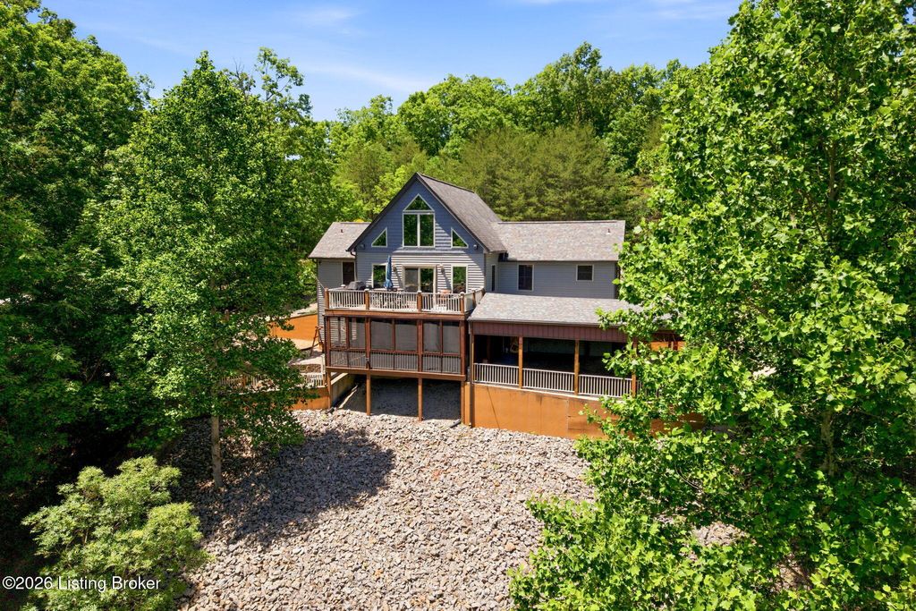 Photo of 404 CEDAR POINT RD RD, Bee Spring, KY 42207 (MLS # 1717453)