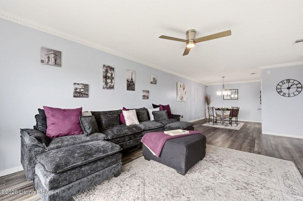 Photo of 3030 Breckenridge Ln #324, Louisville, KY 40220 (MLS # 1714707)