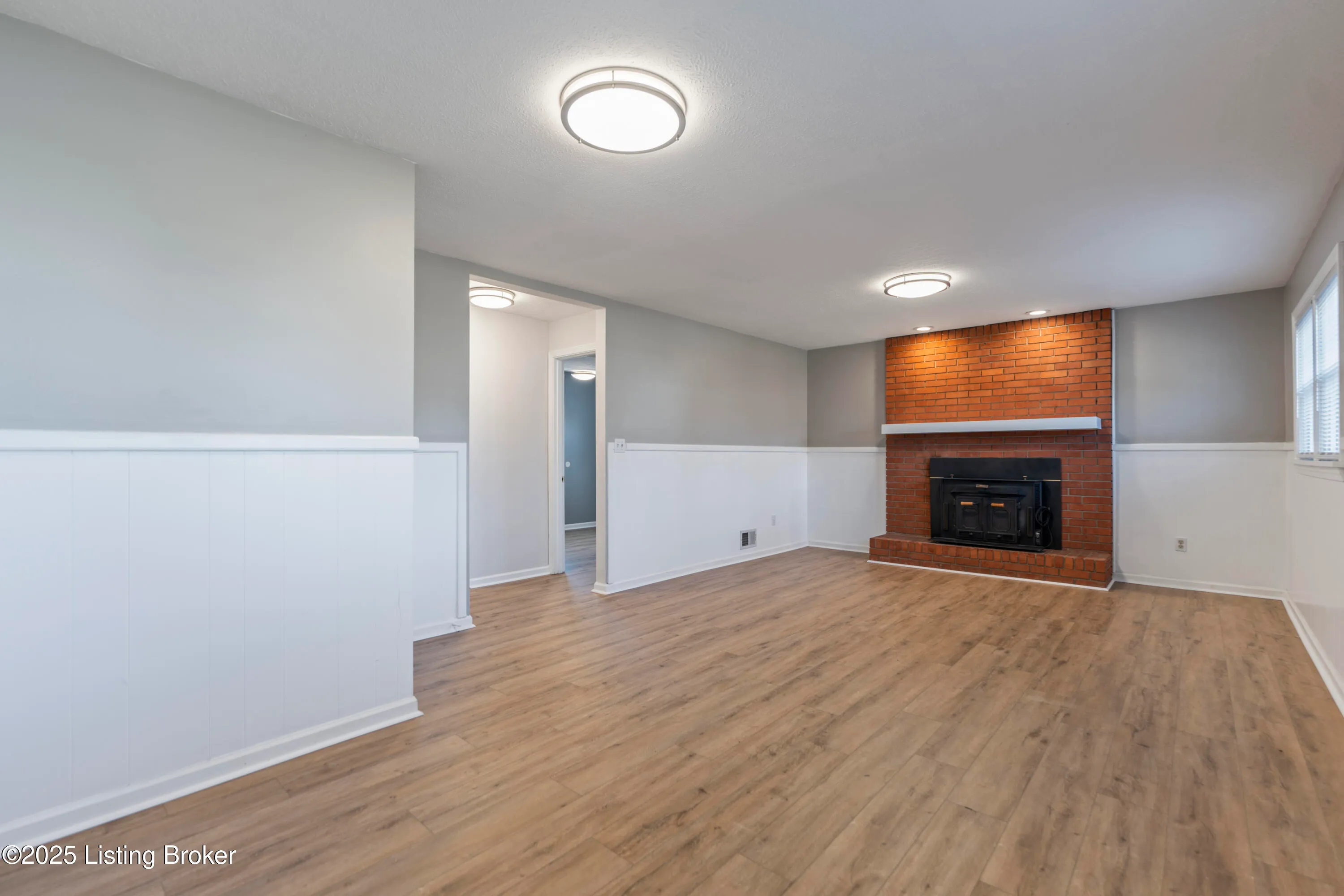 Louisville, Kentucky 40217, United States, 4 Bedrooms Bedrooms, ,2 BathroomsBathrooms,Residential,Active,21088