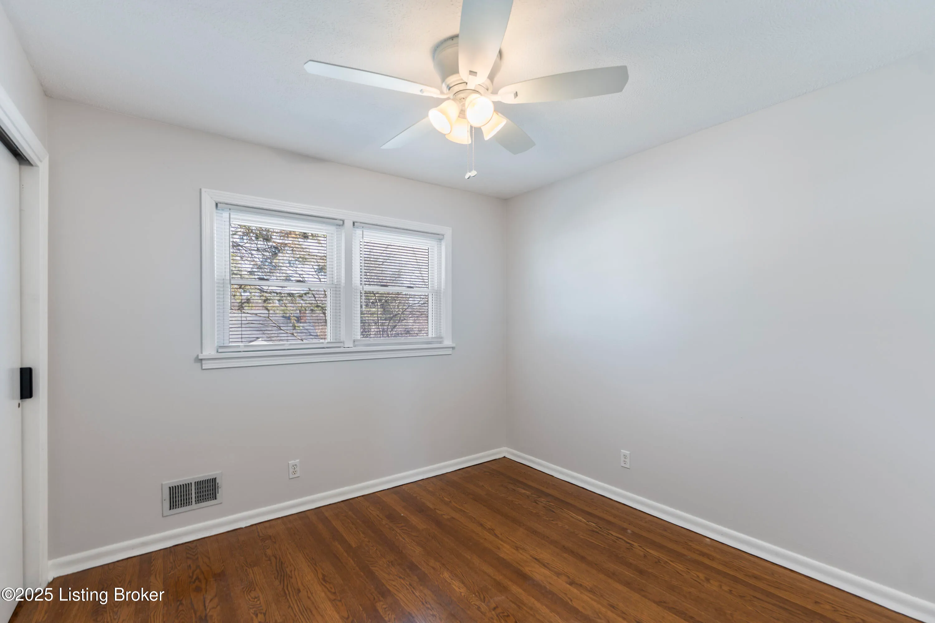 Louisville, Kentucky 40217, United States, 4 Bedrooms Bedrooms, ,2 BathroomsBathrooms,Residential,Active,21088