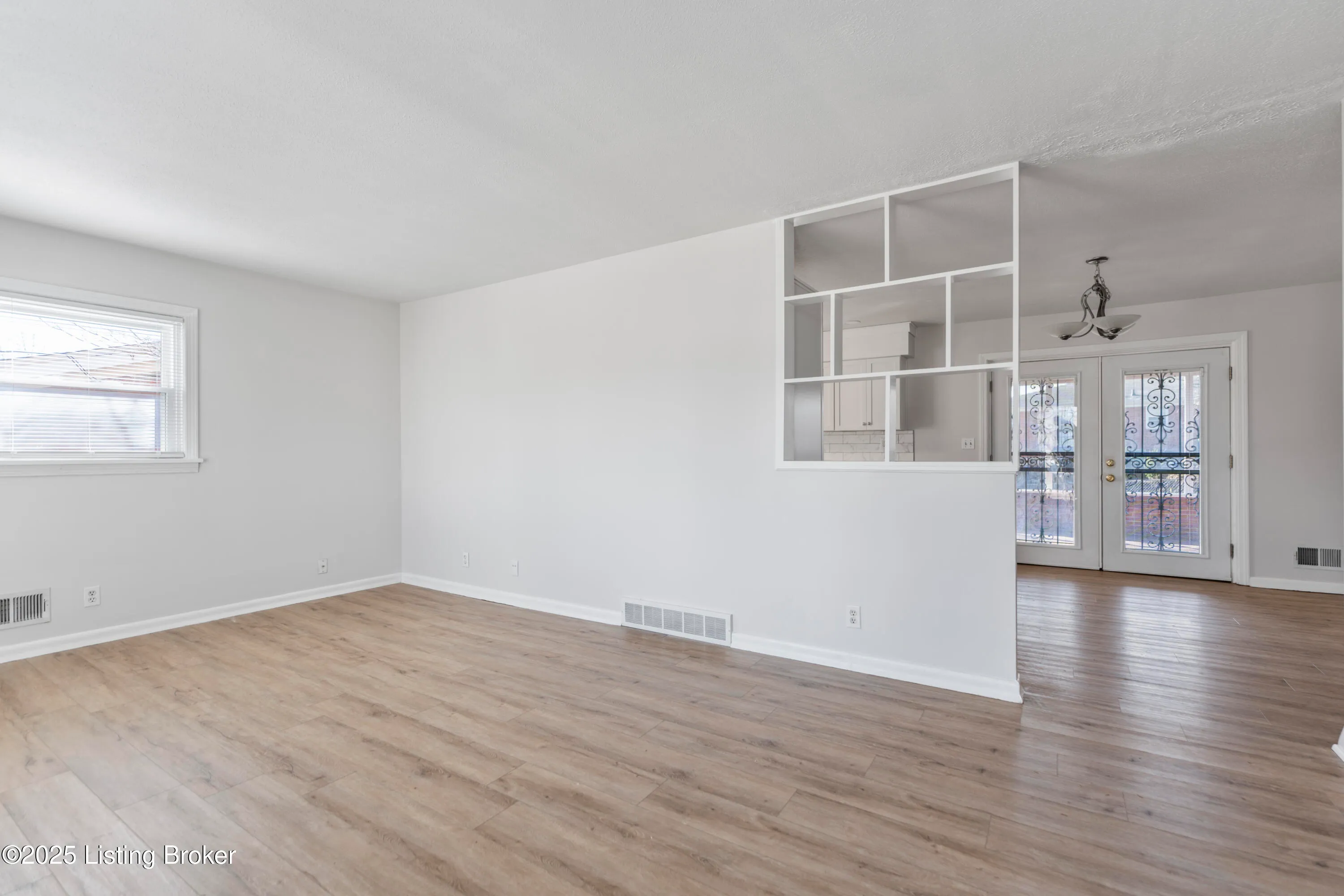 Louisville, Kentucky 40217, United States, 4 Bedrooms Bedrooms, ,2 BathroomsBathrooms,Residential,Active,21088