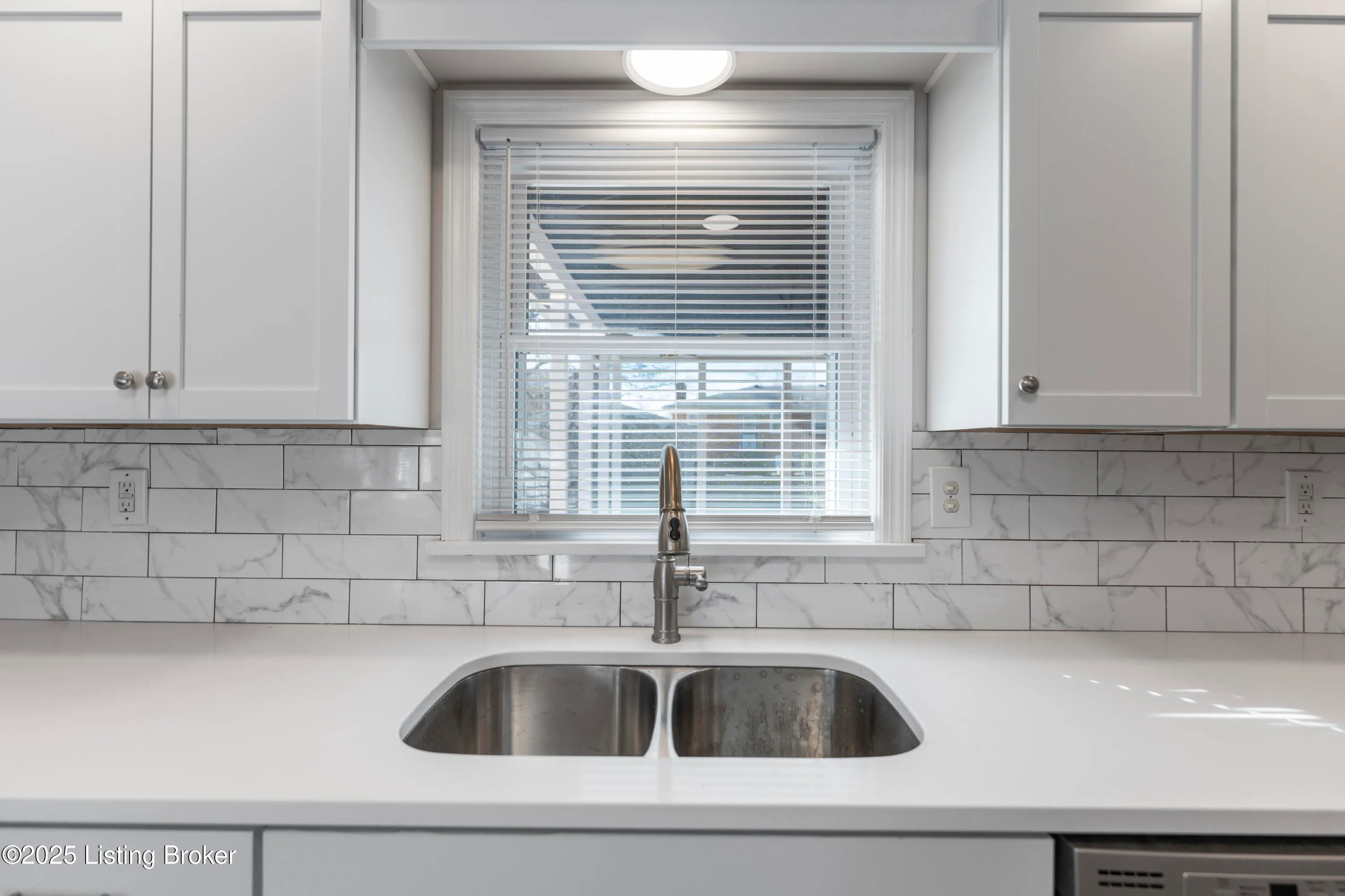 Louisville, Kentucky 40217, United States, 4 Bedrooms Bedrooms, ,2 BathroomsBathrooms,Residential,Active,21088