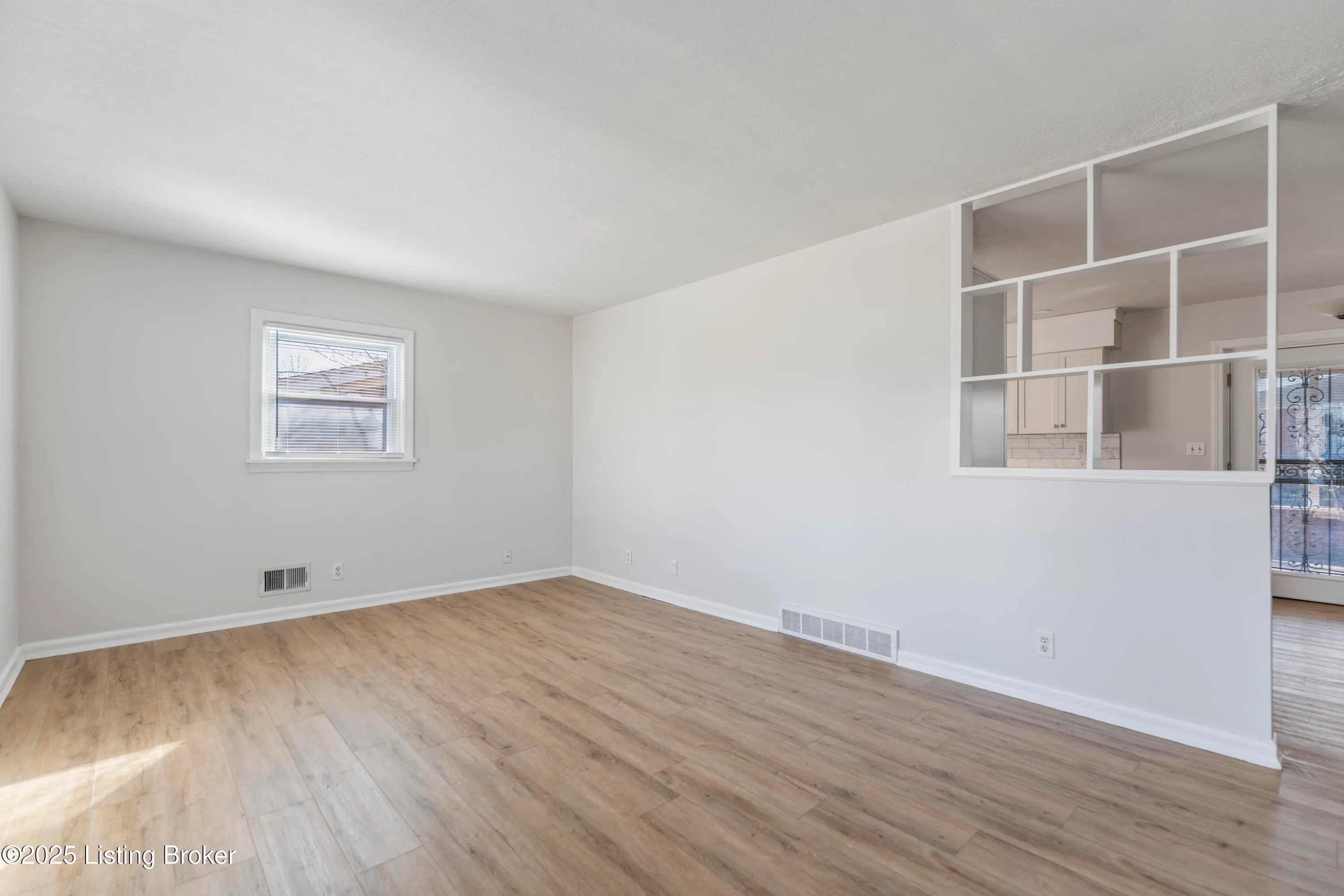 Louisville, Kentucky 40217, United States, 4 Bedrooms Bedrooms, ,2 BathroomsBathrooms,Residential,Active,21088