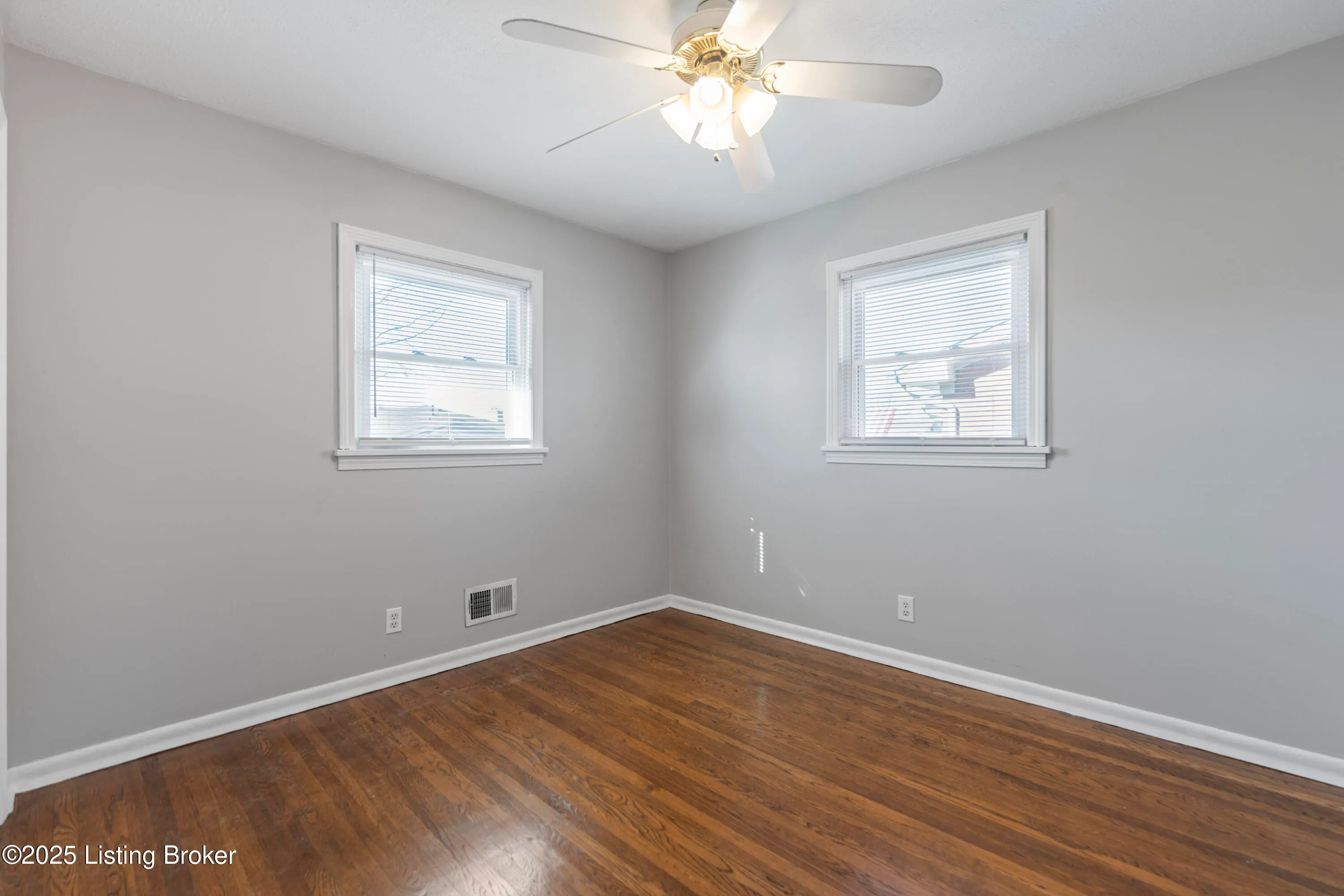 Louisville, Kentucky 40217, United States, 4 Bedrooms Bedrooms, ,2 BathroomsBathrooms,Residential,Active,21088