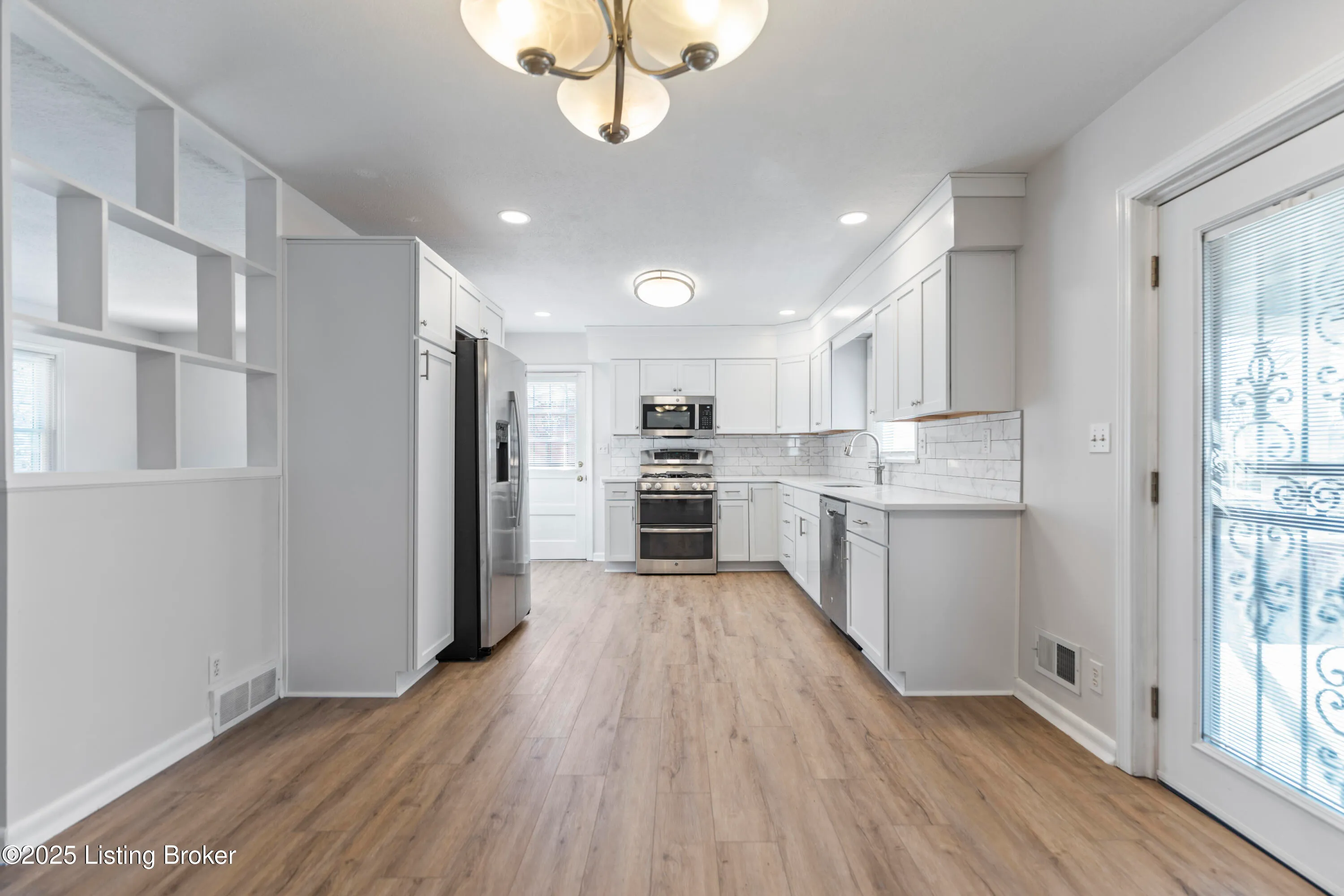 Louisville, Kentucky 40217, United States, 4 Bedrooms Bedrooms, ,2 BathroomsBathrooms,Residential,Active,21088