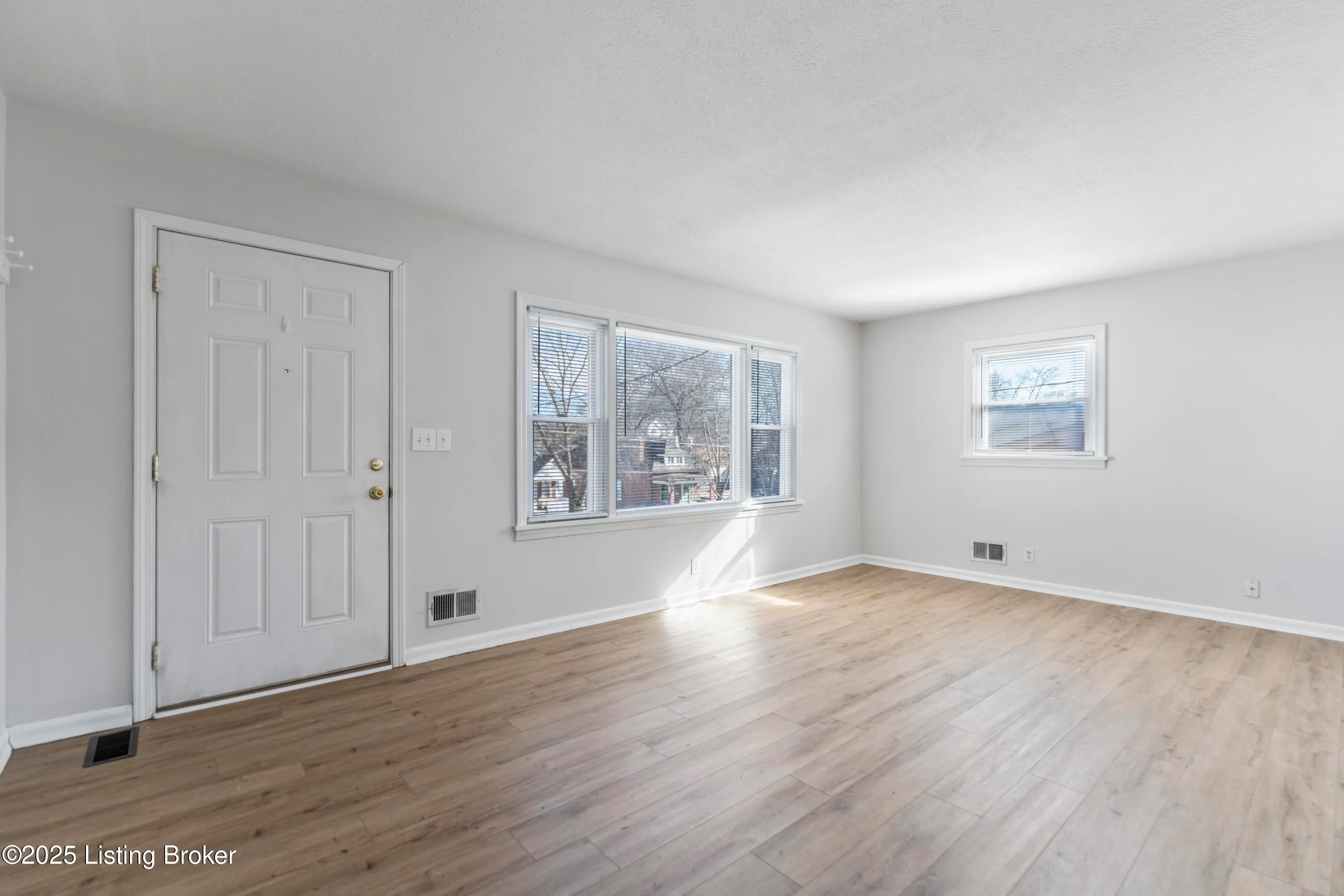 Louisville, Kentucky 40217, United States, 4 Bedrooms Bedrooms, ,2 BathroomsBathrooms,Residential,Active,21088