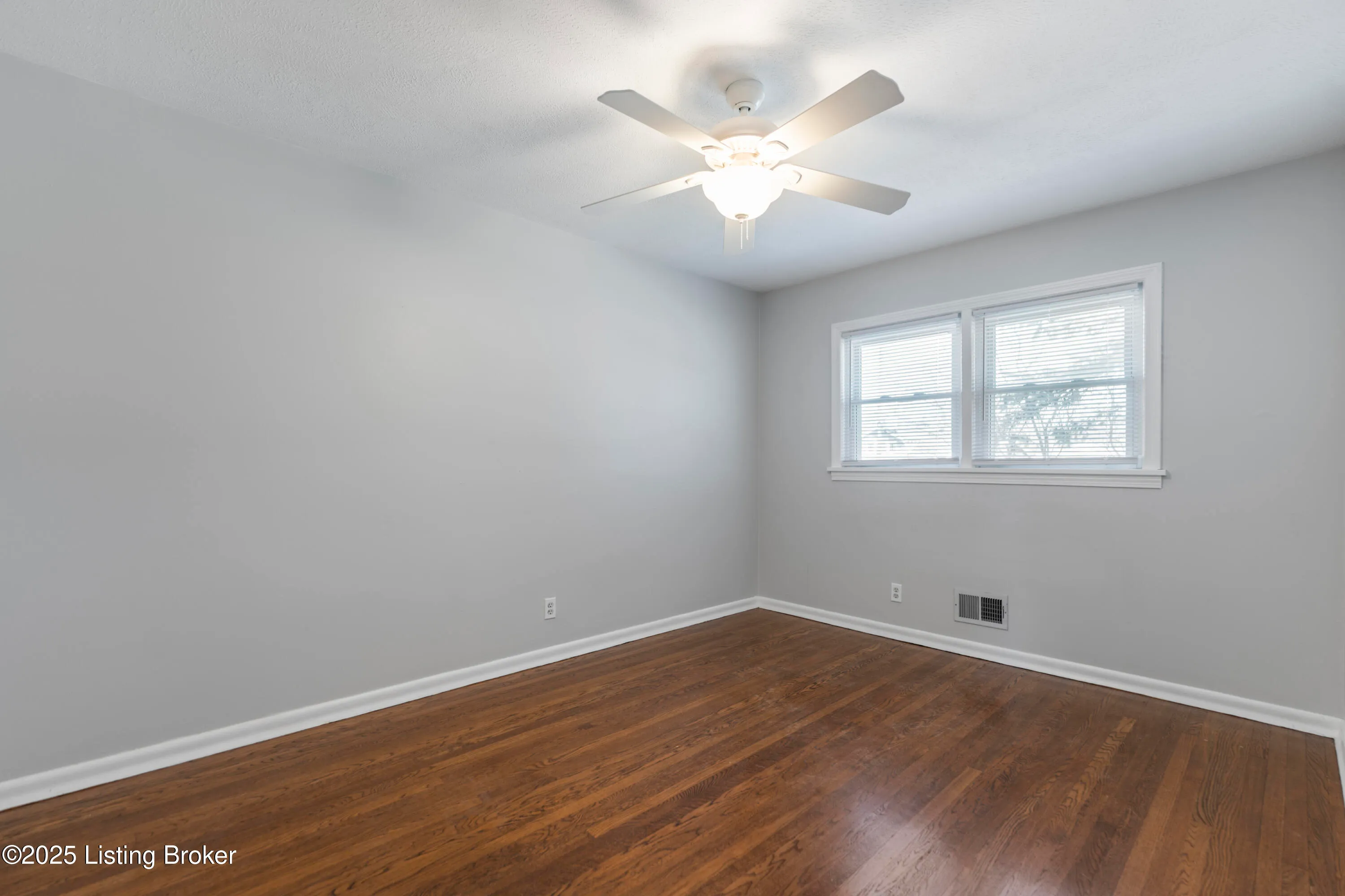 Louisville, Kentucky 40217, United States, 4 Bedrooms Bedrooms, ,2 BathroomsBathrooms,Residential,Active,21088