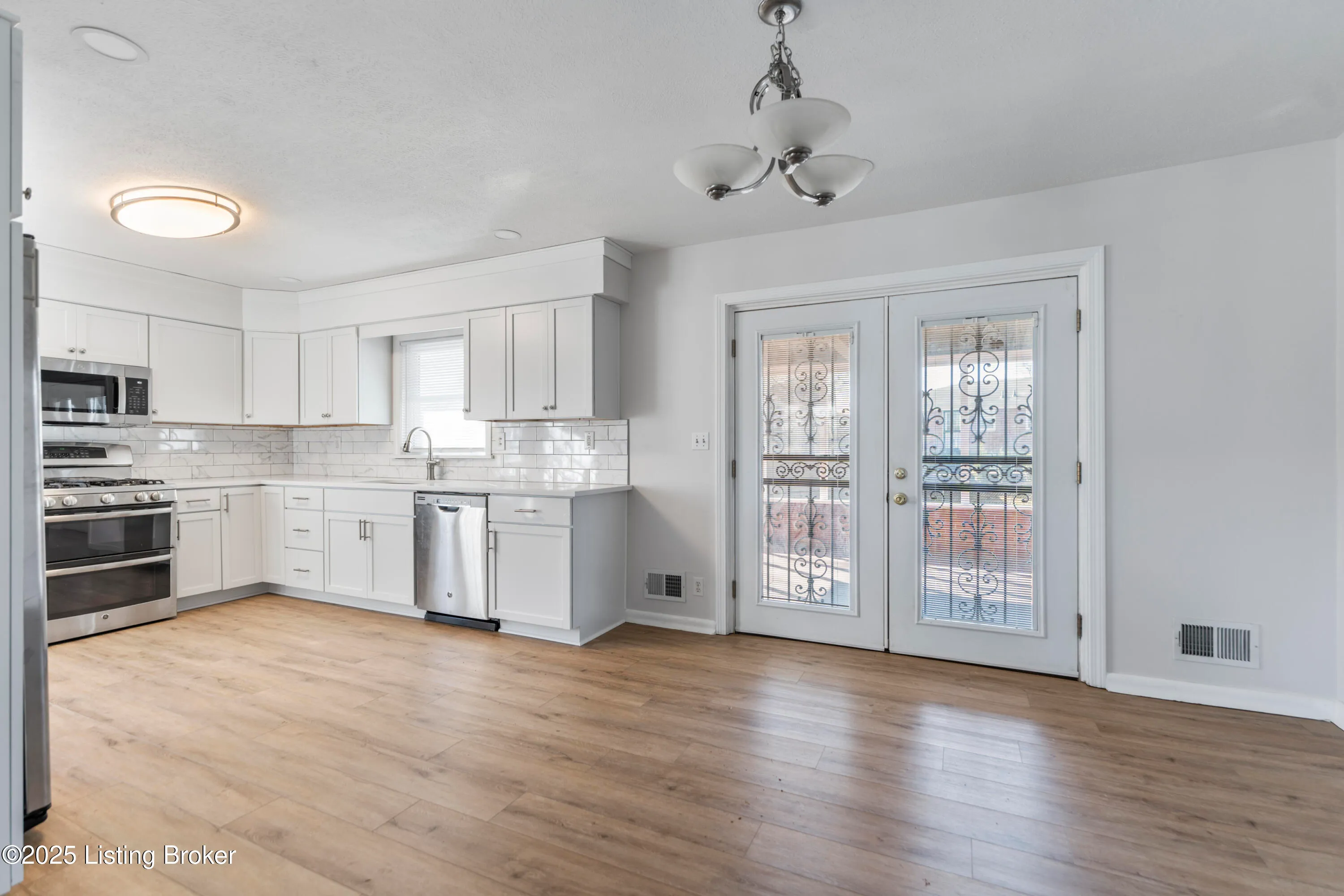 Louisville, Kentucky 40217, United States, 4 Bedrooms Bedrooms, ,2 BathroomsBathrooms,Residential,Active,21088