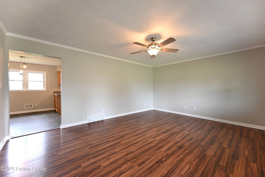 Photo of 2324 Farnsley Rd, Louisville, KY 40216 (MLS # 1728935)