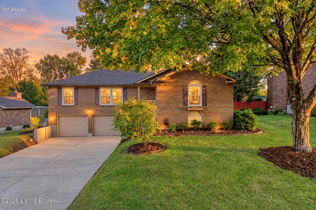 Photo of 7601 Oswego Cir, Louisville, KY 40214 (MLS # 1724893)