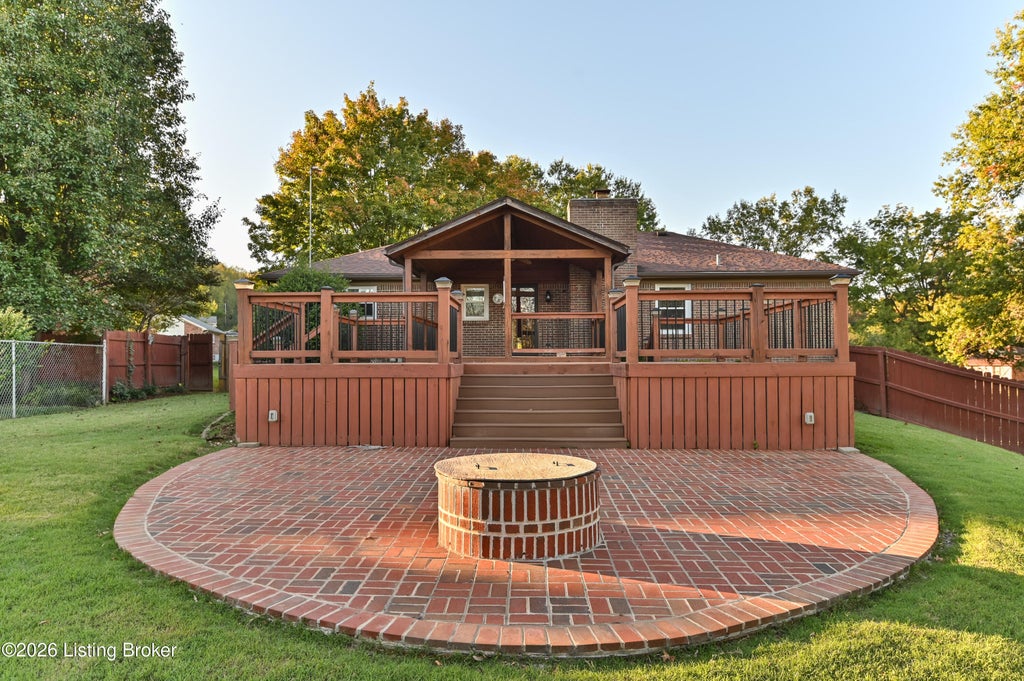 Photo of 7601 Oswego Cir, Louisville, KY 40214 (MLS # 1724893)