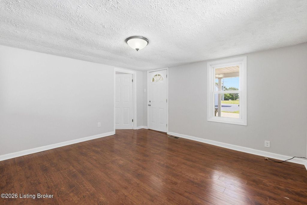 Photo of 1219 Bates Ave, Louisville, KY 40219 (MLS # 1719157)
