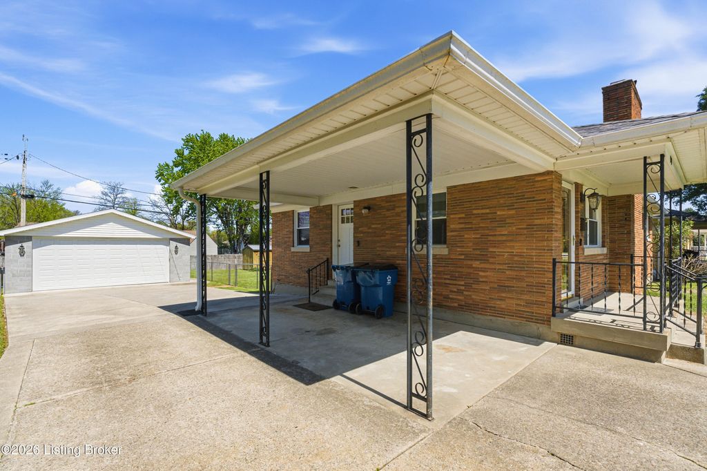 Photo of 4511 Saint Rita Dr, Louisville, KY 40219 (MLS # 1713834)