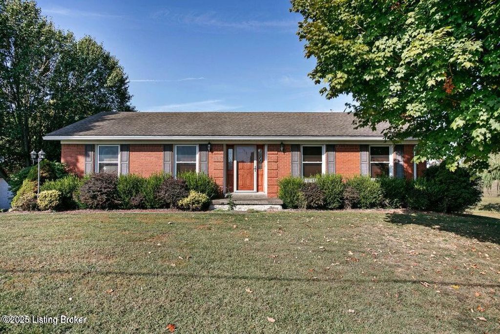 Photo of 3635 Springfield Rd, Bloomfield, KY 40008 (MLS # 1701179)