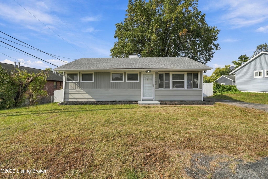 Photo of 4102 Breckenridge Ln, Louisville, KY 40218 (MLS # 1733017)