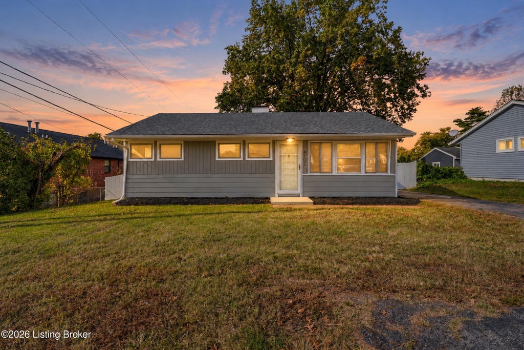 Photo of 4102 Breckenridge Ln, Louisville, KY 40218 (MLS # 1733017)