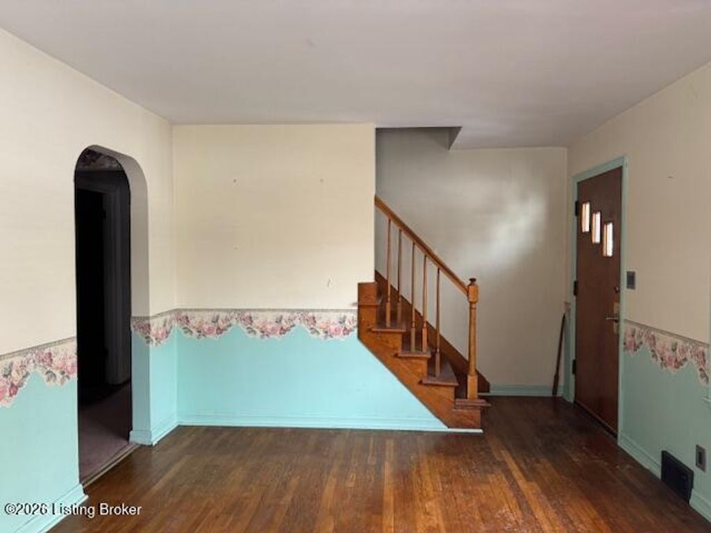 Photo of 4617 Kiefer Rd, Louisville, KY 40216 (MLS # 1708241)