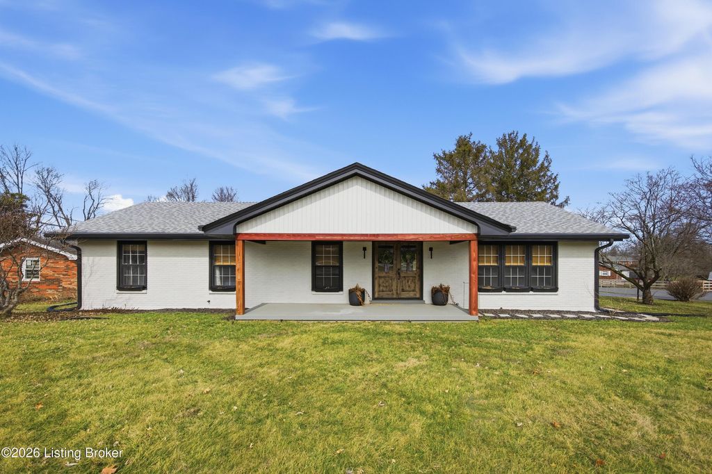 Photo of 1941 Frankfort Rd, Shelbyville, KY 40065 (MLS # 1711648)