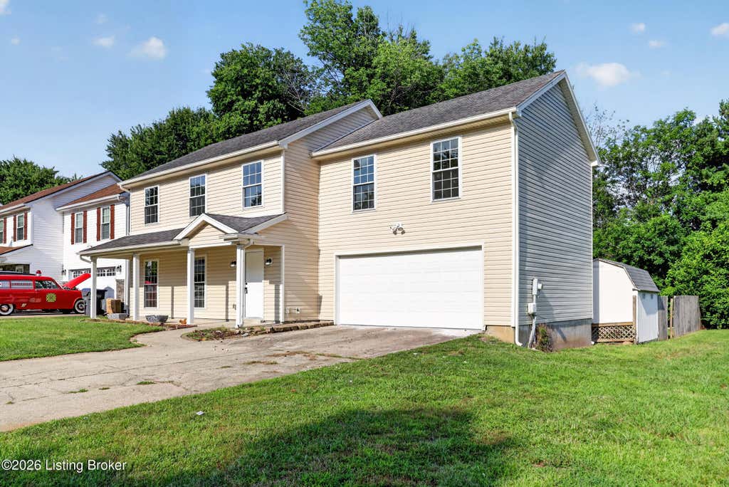 Photo of 8113 Apple Valley Dr, Louisville, KY 40228 (MLS # 1725398)